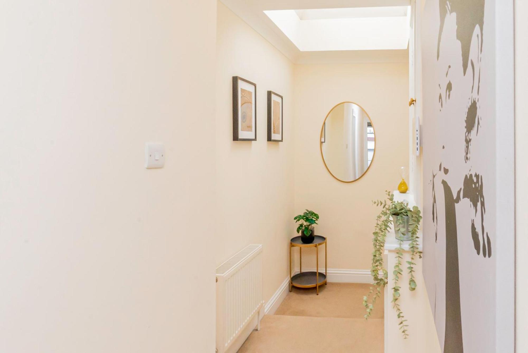 Appartamento Battersea 2-bedroom Top-floor With Cozy Balcony