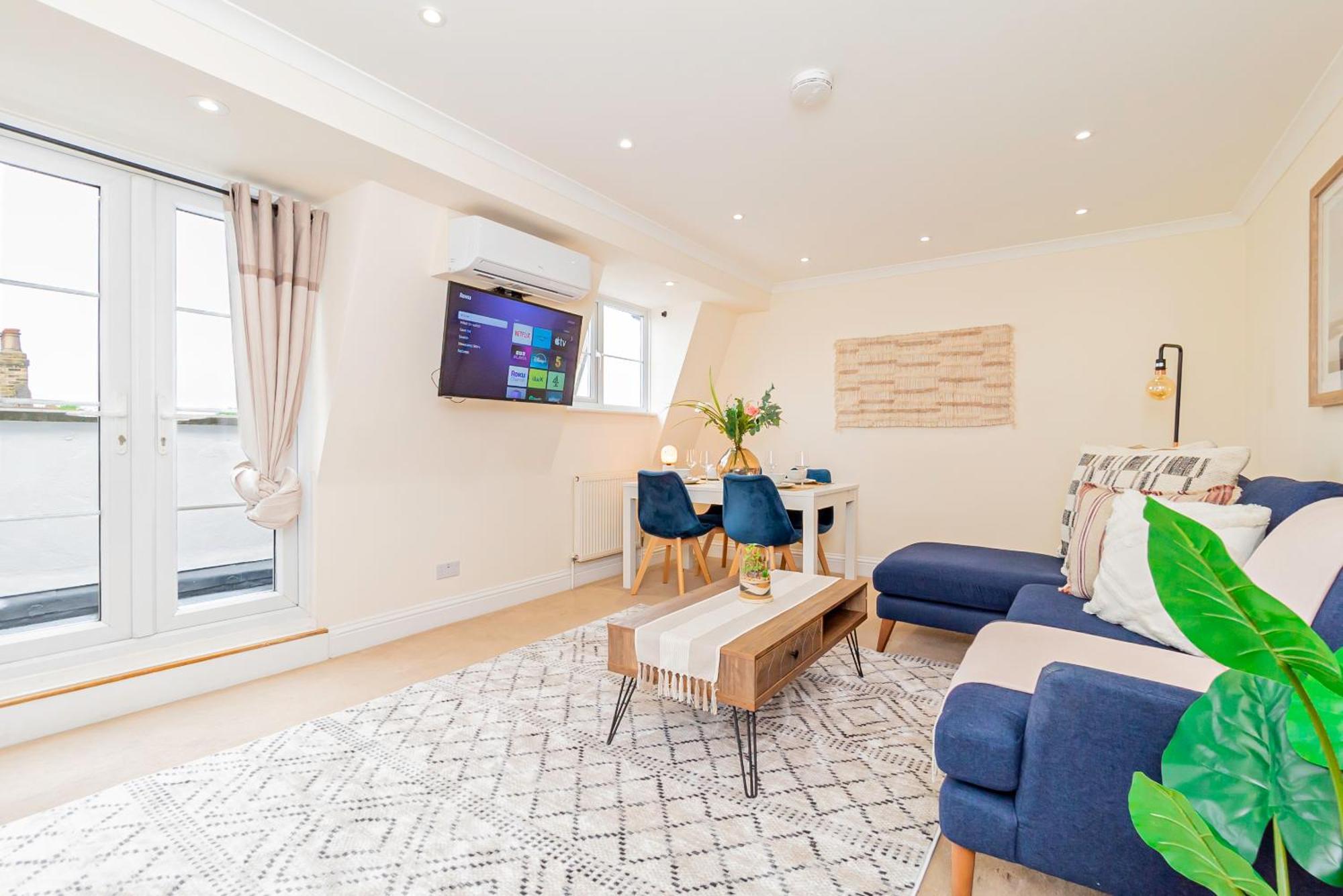 Battersea 2-bedroom Top-floor With Cozy Balcony * Londra