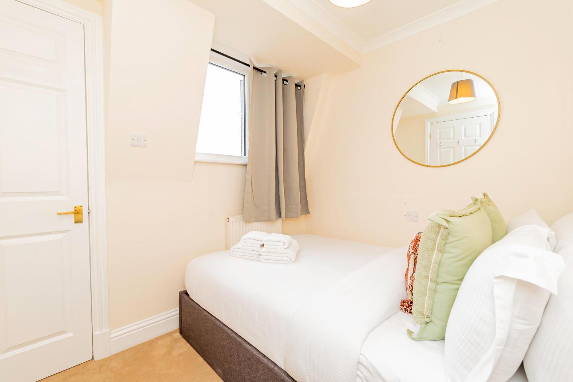 Battersea 2-bedroom Top-floor With Cozy Balcony Appartamento *
