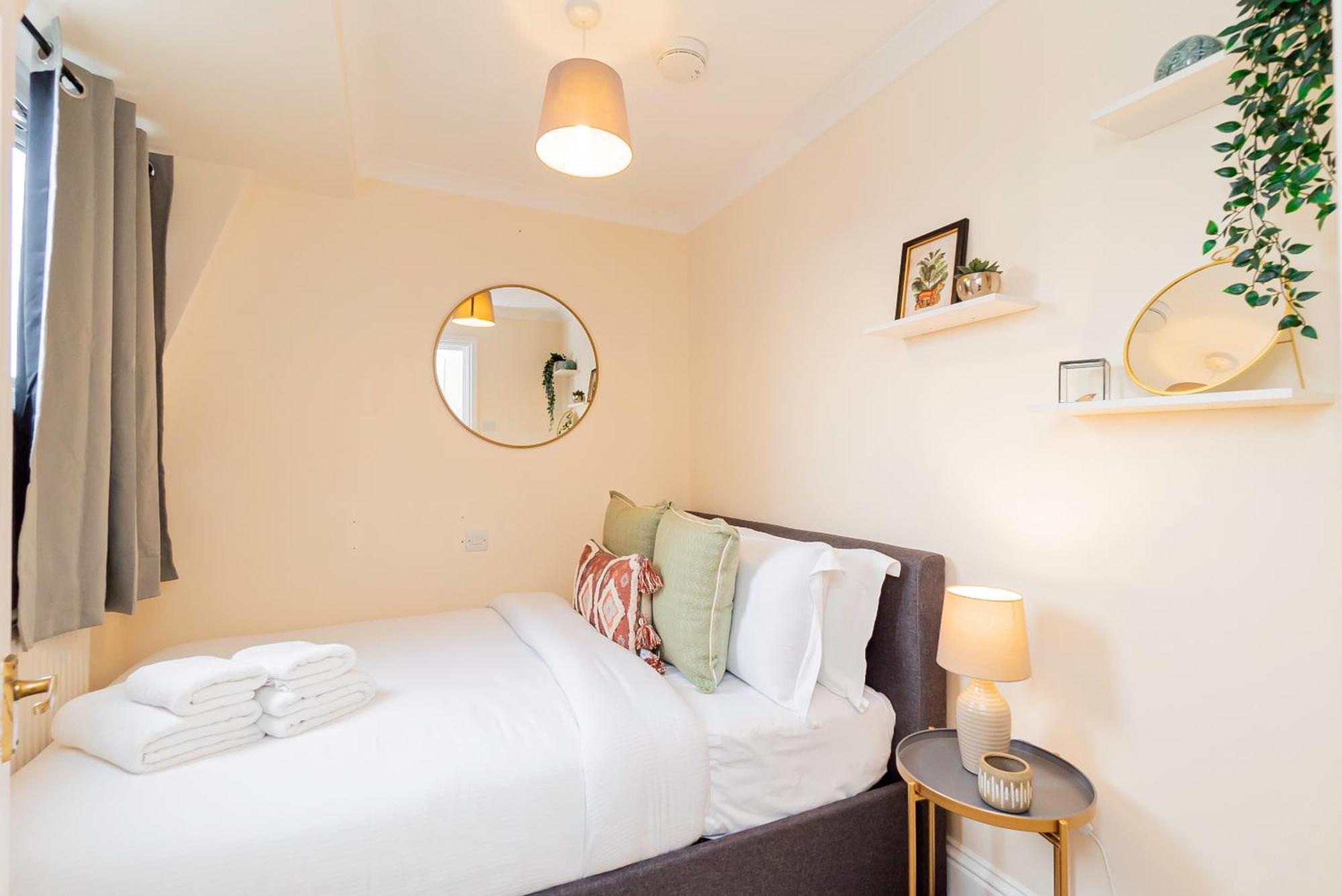 Appartamento Battersea 2-bedroom Top-floor With Cozy Balcony Londra