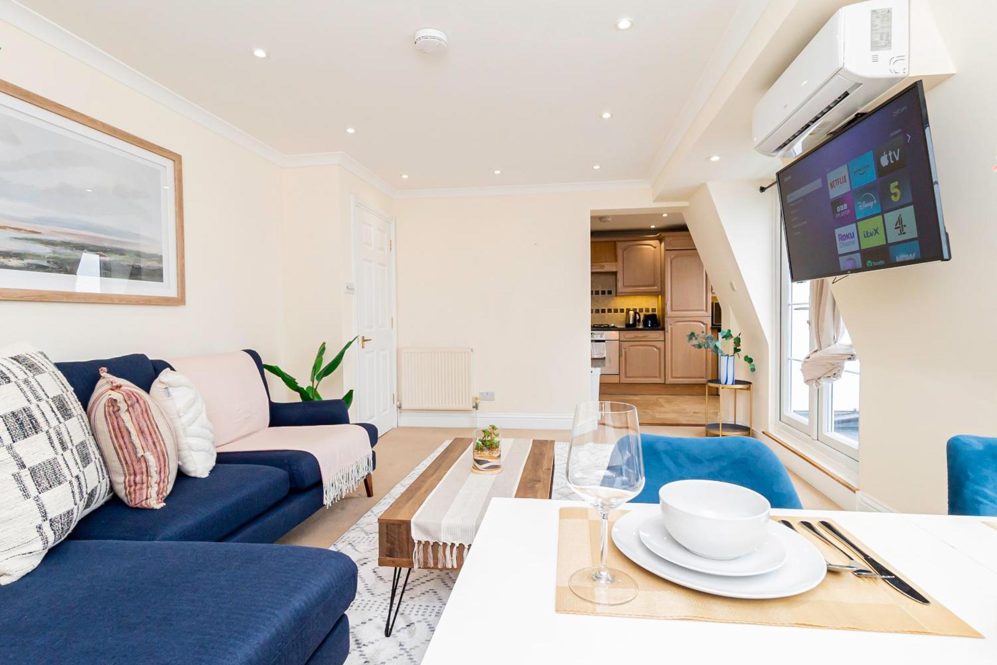 Appartamento Battersea 2-bedroom Top-floor With Cozy Balcony Londra